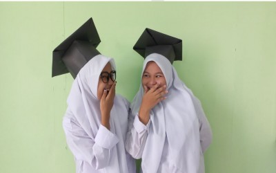 Topi Toga Buatan Sendiri